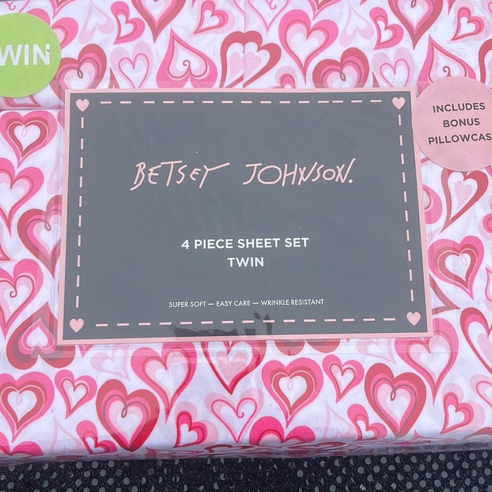 Betsey Johnson heart twin sheet set